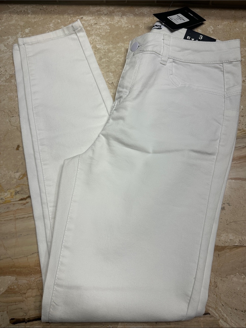 Women's fashion Nova White Stretch Skinny Jeans NWT